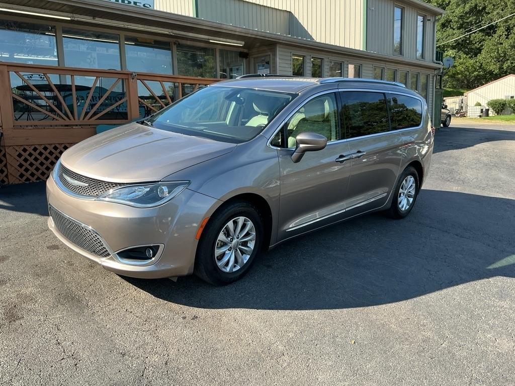 Chrysler Pacifica Touring L FWD 2018