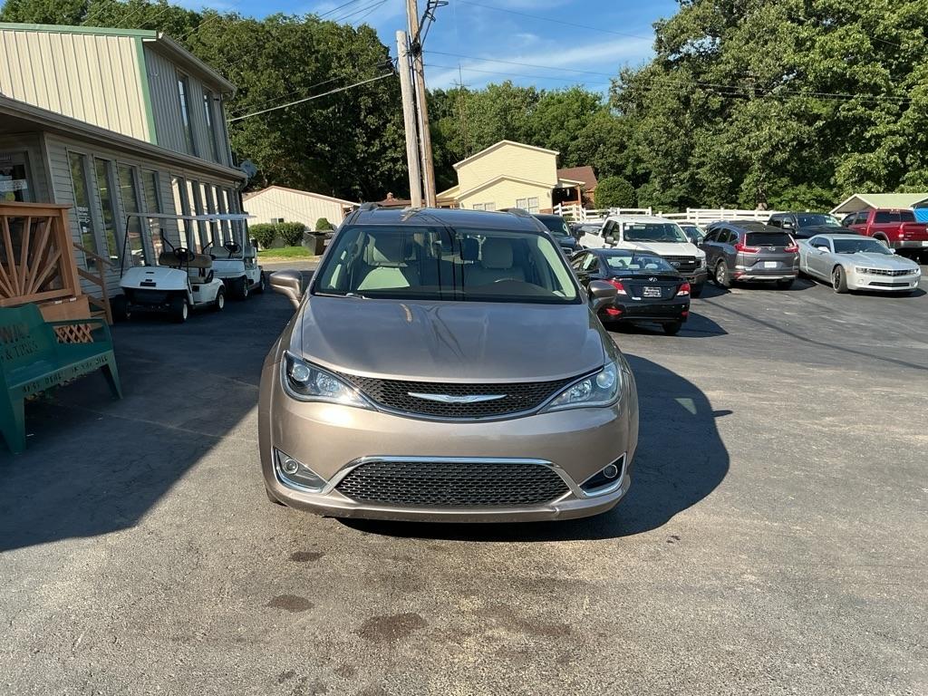 Chrysler Pacifica Touring L FWD 2018
