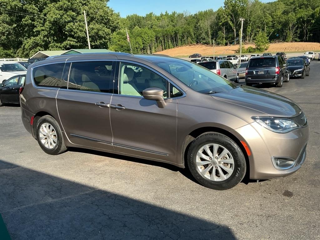 Chrysler Pacifica Touring L FWD 2018