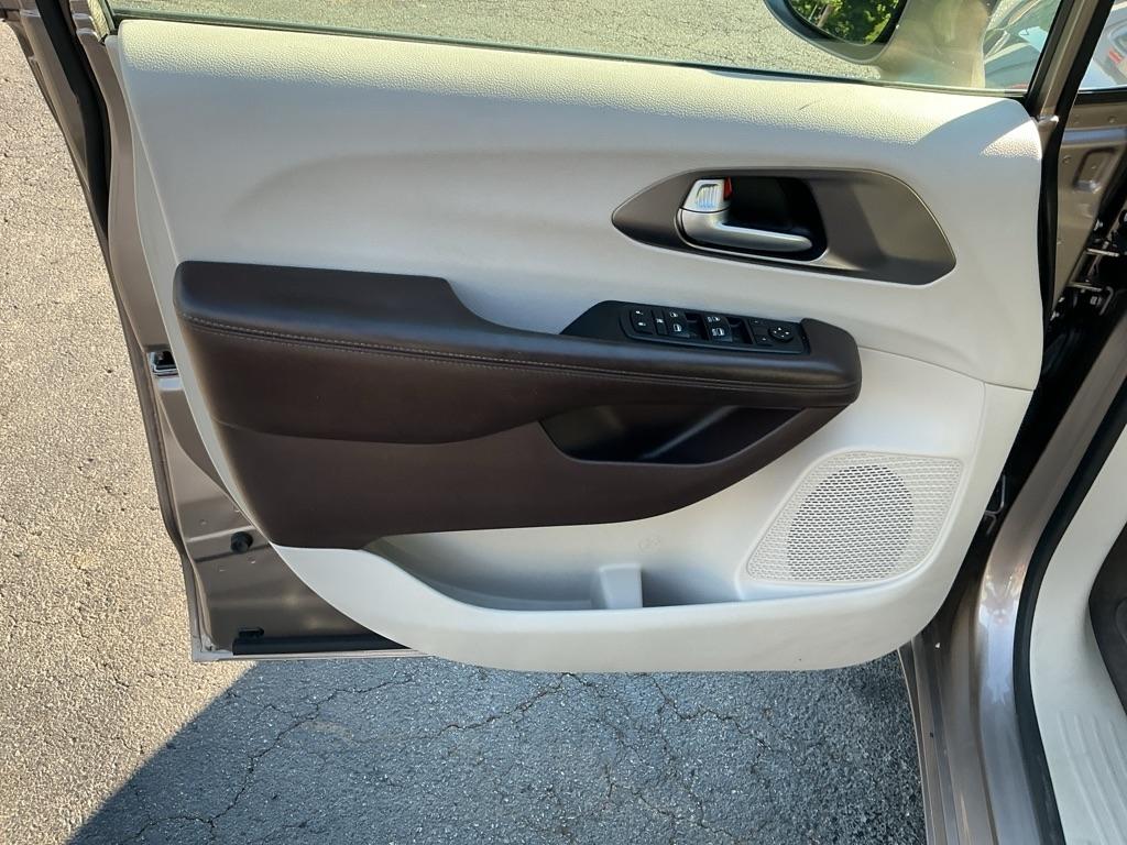 Chrysler Pacifica Touring L FWD 2018