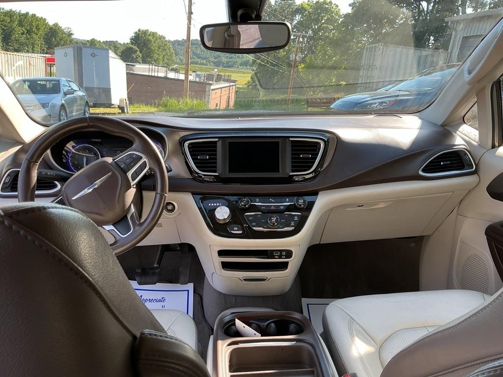 Chrysler Pacifica Touring L FWD 2018