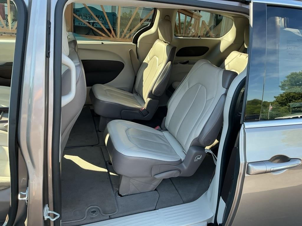 Chrysler Pacifica Touring L FWD 2018