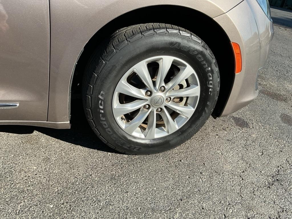 Chrysler Pacifica Touring L FWD 2018