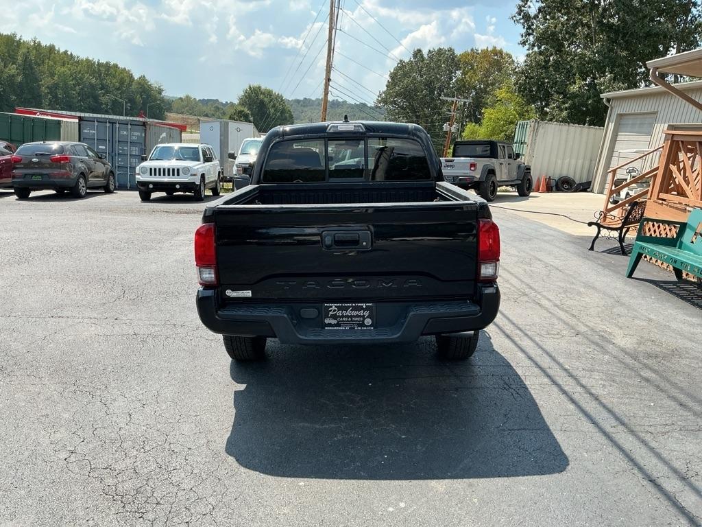 Toyota Tacoma 2WD SR5 Double Cab 5' Bed I4 AT (Natl) 2020