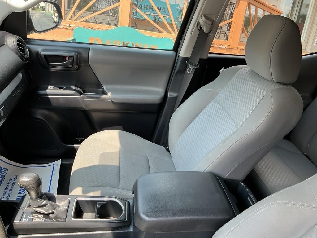 Toyota Tacoma 2WD SR5 Double Cab 5' Bed I4 AT (Natl) 2020