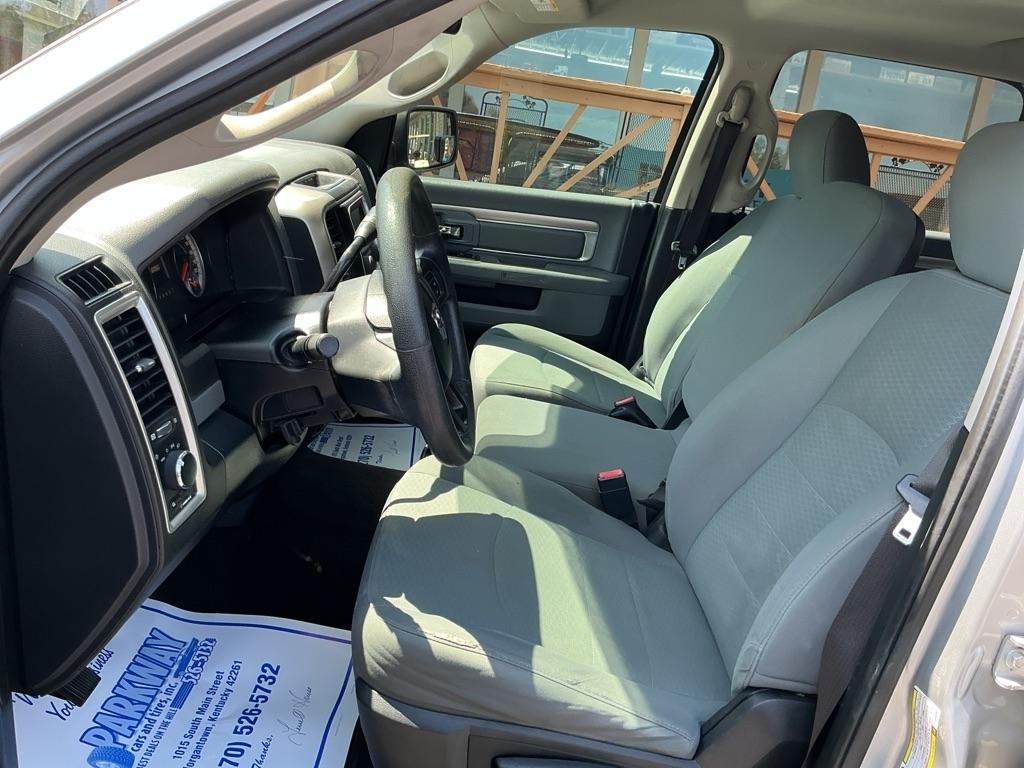 RAM 2500 SLT 4x2 Crew Cab 6'4" Box 2017