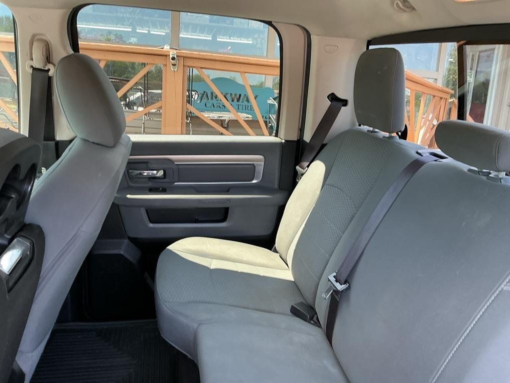 RAM 2500 SLT 4x2 Crew Cab 6'4" Box 2017