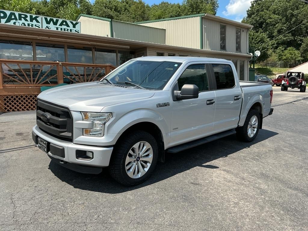 Ford F-150 4WD SuperCrew 145" Lariat 2016
