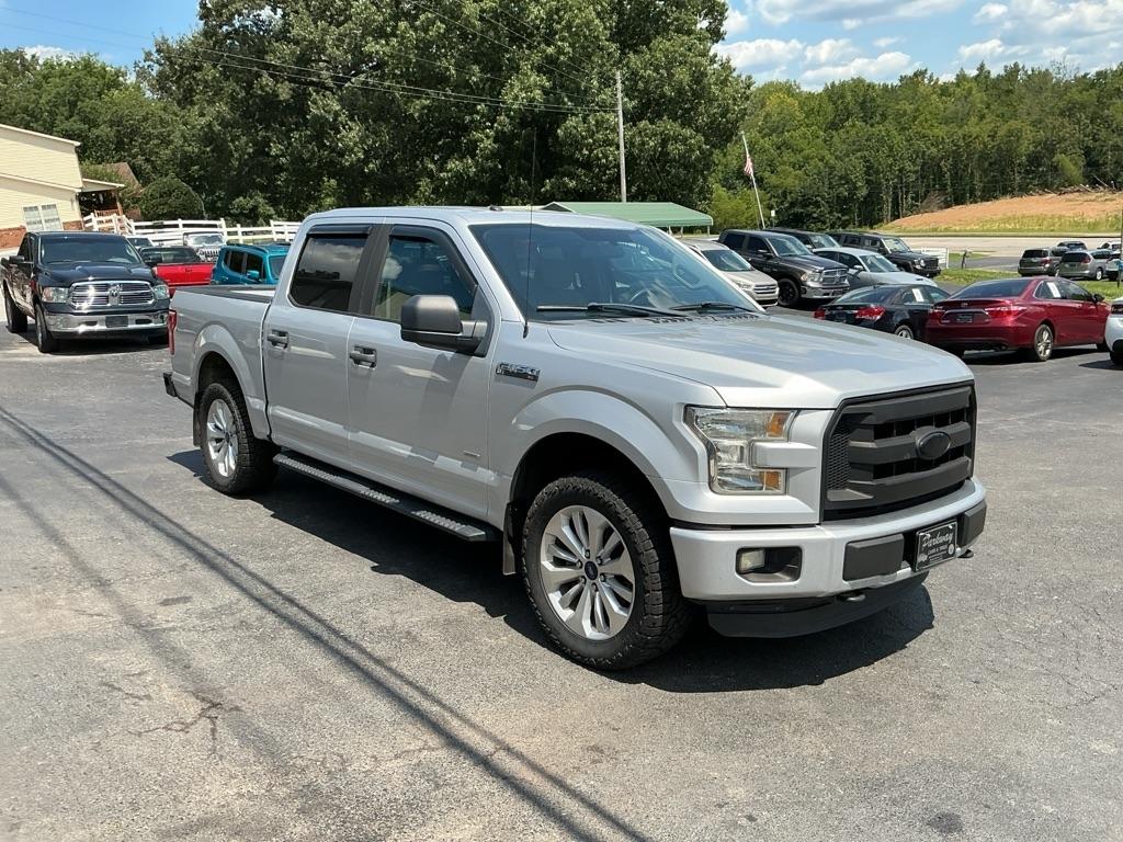 Ford F-150 4WD SuperCrew 145" Lariat 2016