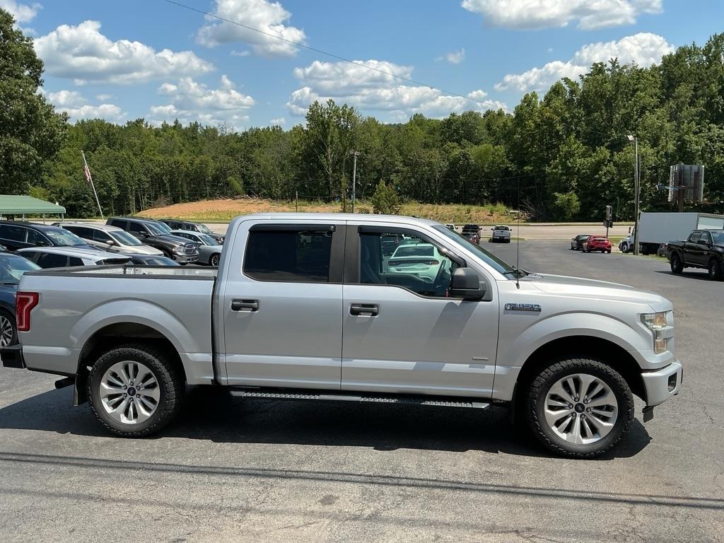 Ford F-150 4WD SuperCrew 145" Lariat 2016
