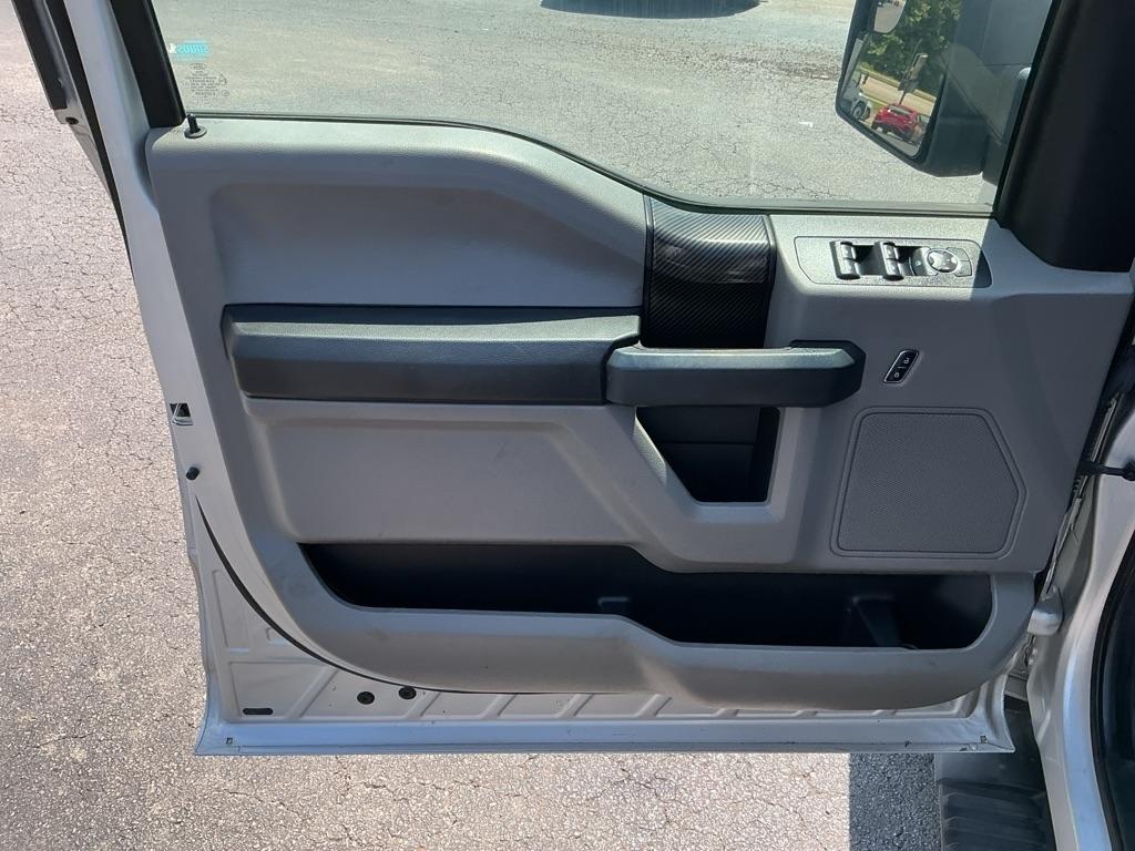 Ford F-150 4WD SuperCrew 145" Lariat 2016