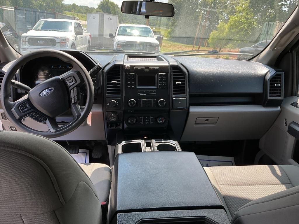 Ford F-150 4WD SuperCrew 145" Lariat 2016