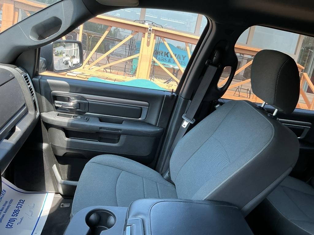RAM 1500 Classic Warlock 4x4 Crew Cab 5'7" Box 2024