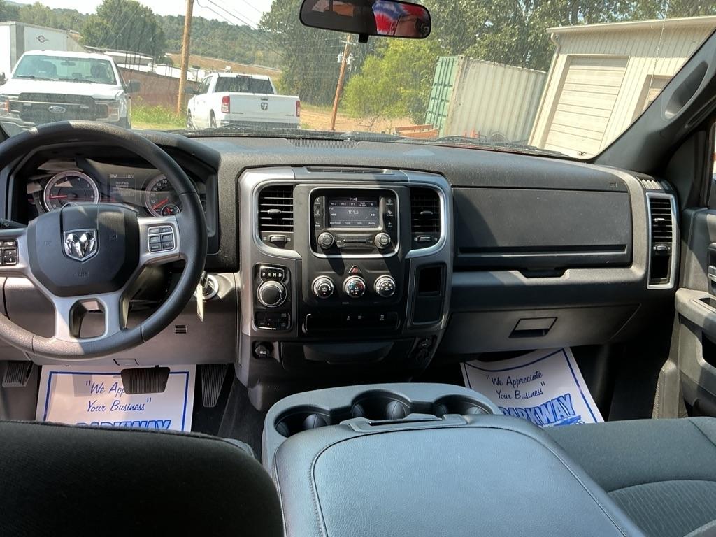 RAM 1500 Classic Warlock 4x4 Crew Cab 5'7" Box 2024