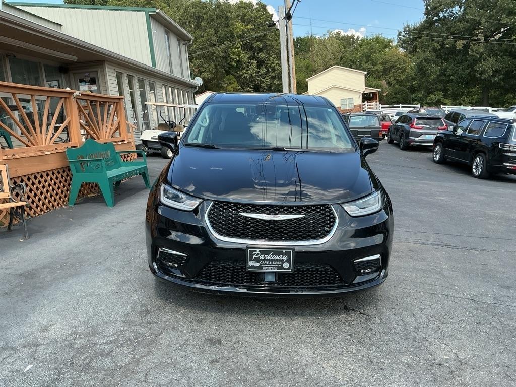 Chrysler Pacifica Touring L FWD 2024