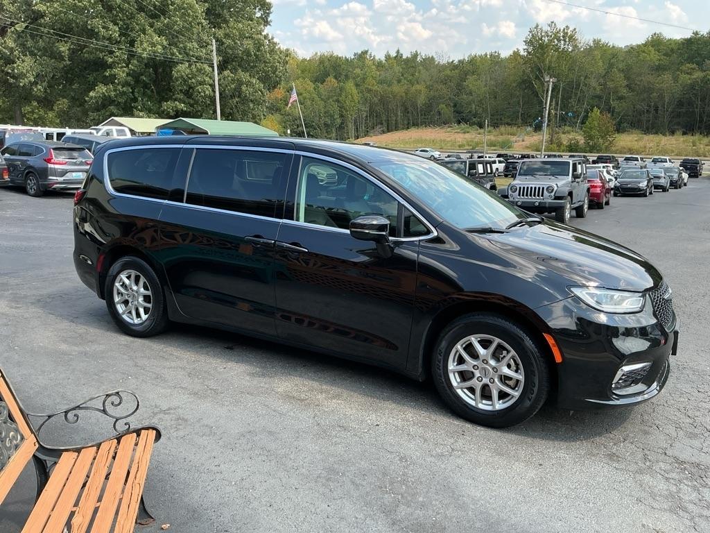 Chrysler Pacifica Touring L FWD 2024