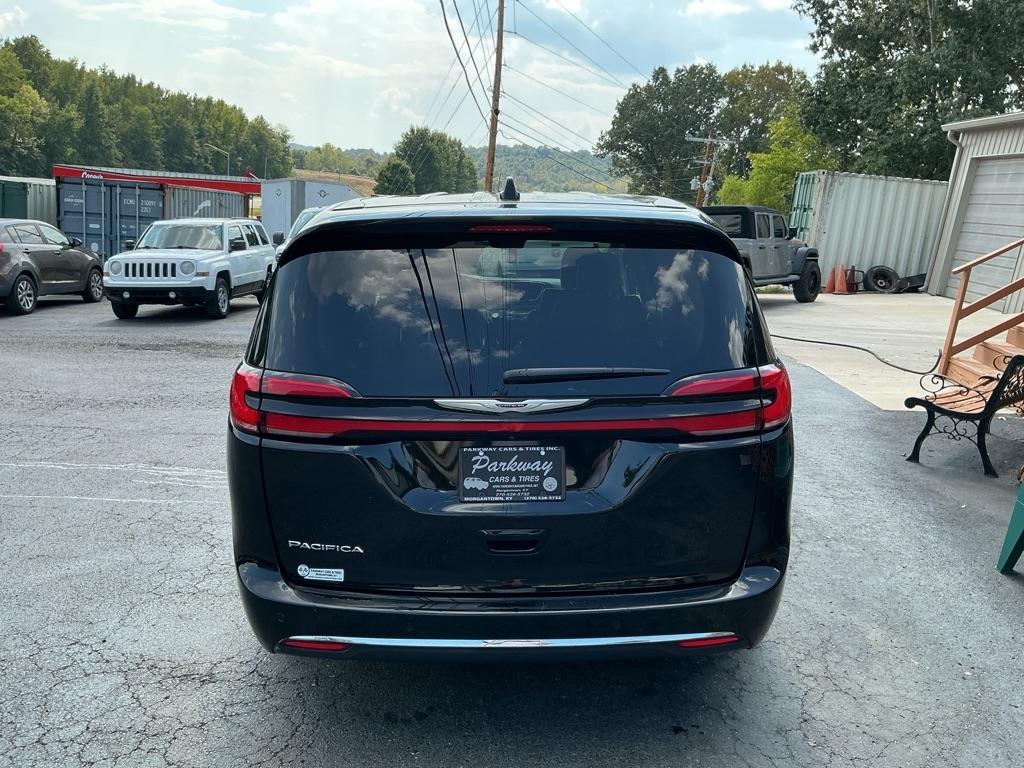 Chrysler Pacifica Touring L FWD 2024