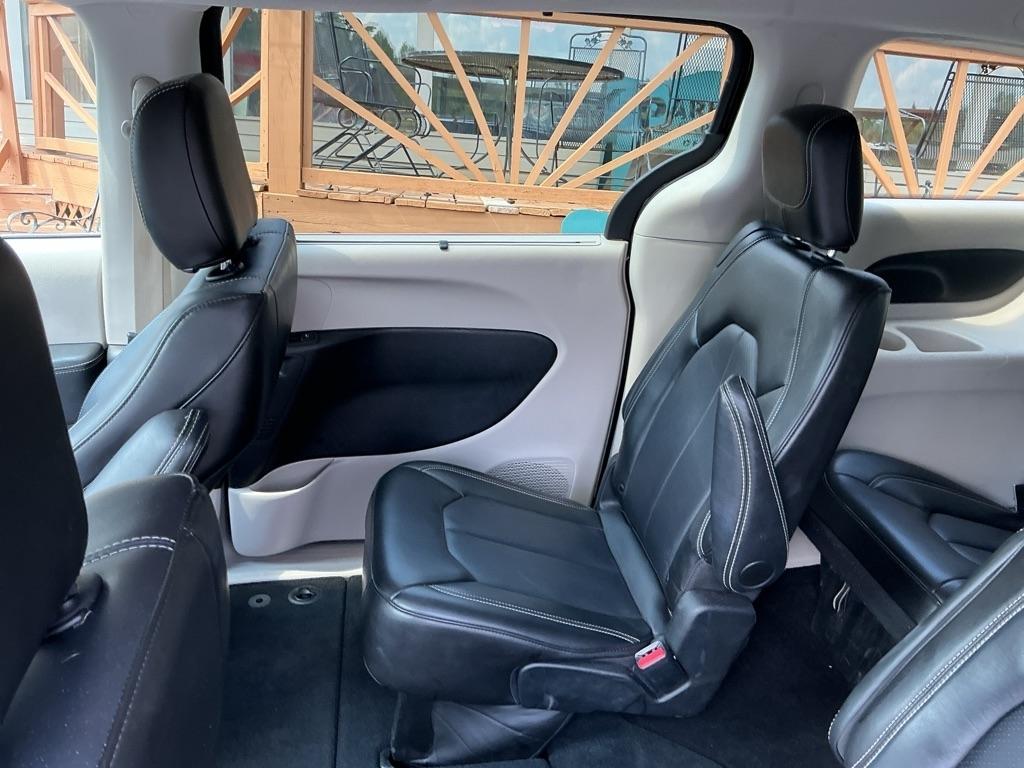Chrysler Pacifica Touring L FWD 2024