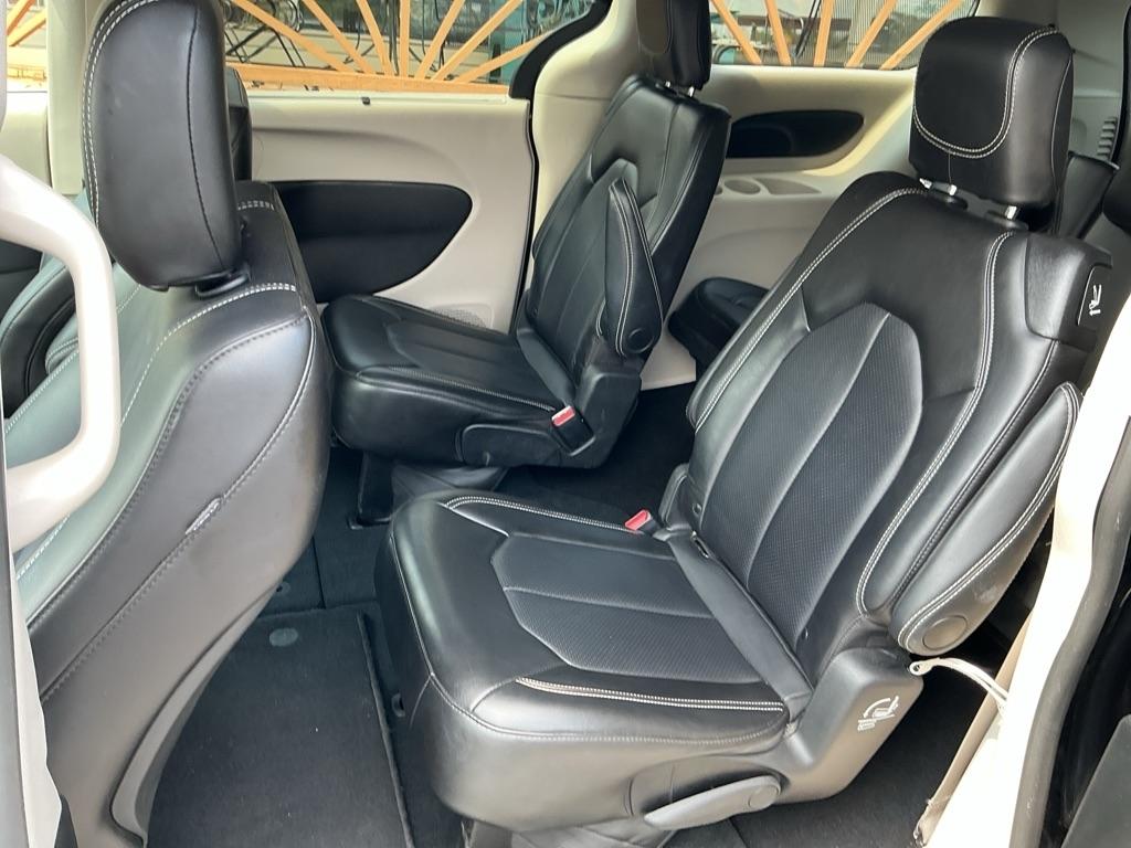 Chrysler Pacifica Touring L FWD 2024