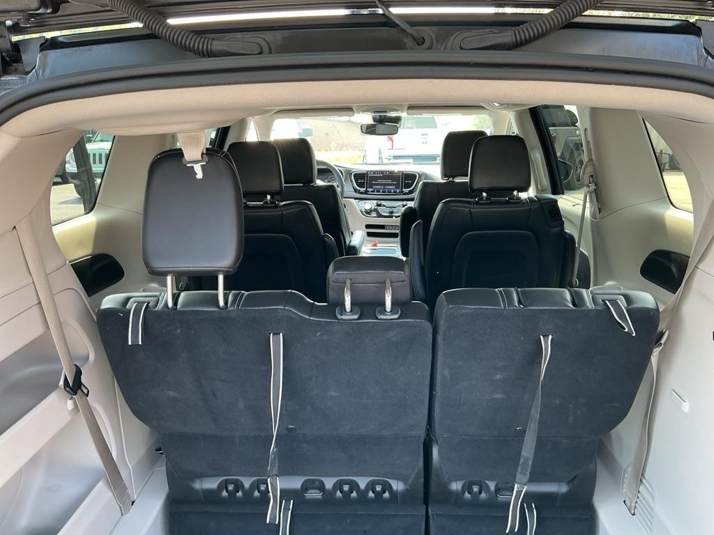 Chrysler Pacifica Touring L FWD 2024