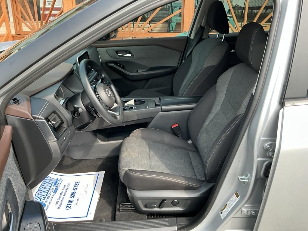 Nissan Rogue FWD SV *Ltd Avail* 2023