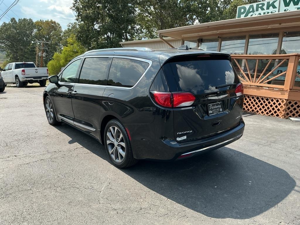 Chrysler Pacifica Limited FWD 2017