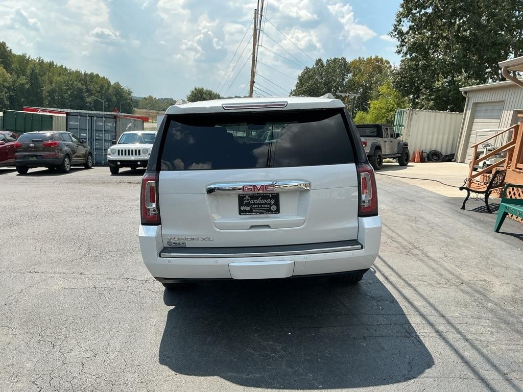 GMC Yukon XL 2WD 4dr Denali 2020