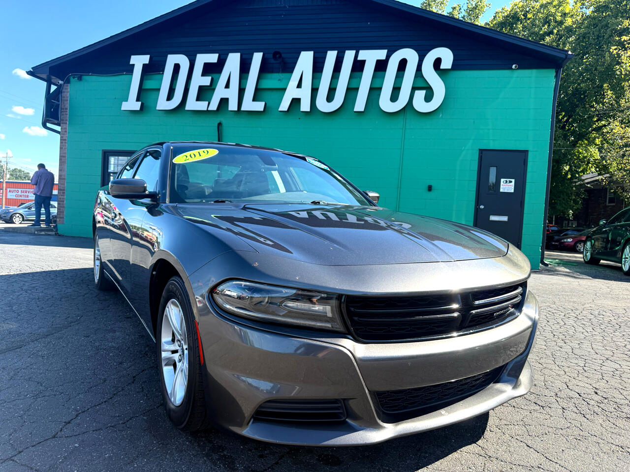 2019 Dodge Charger SXT photo 2