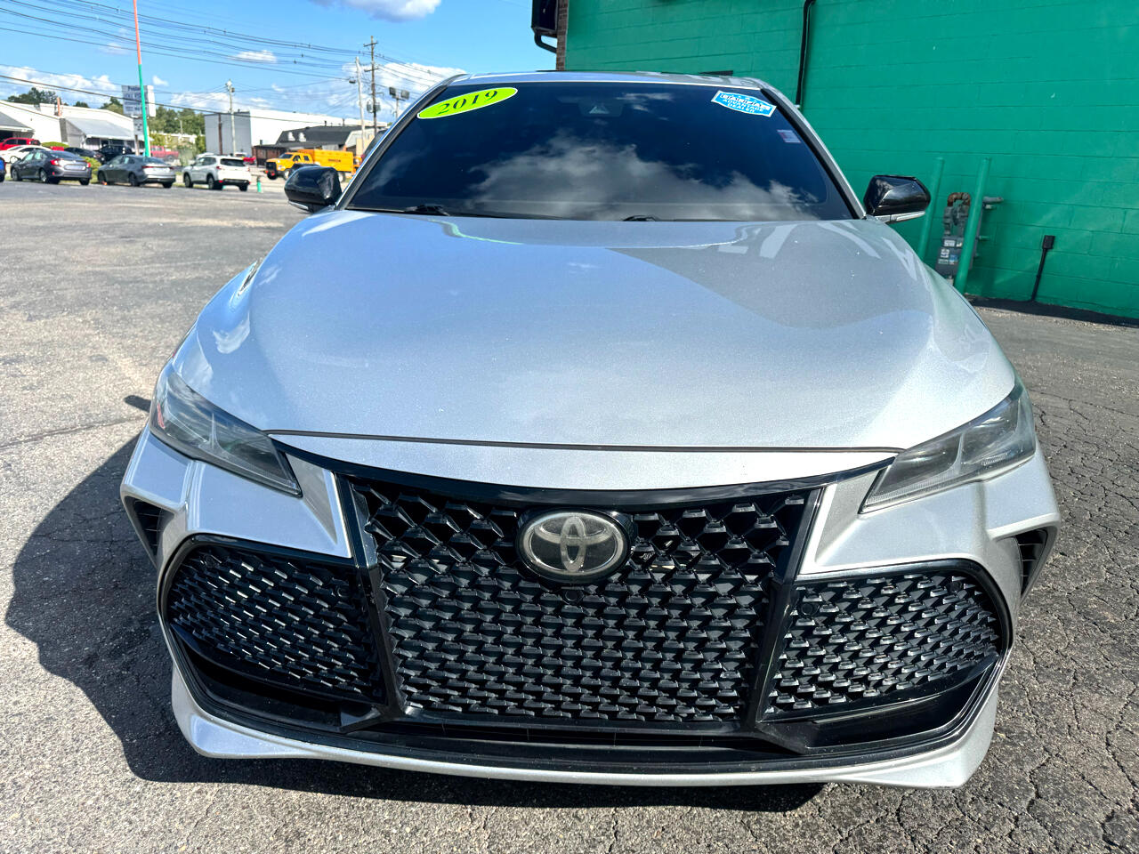 2019 Toyota Avalon XLE photo 3
