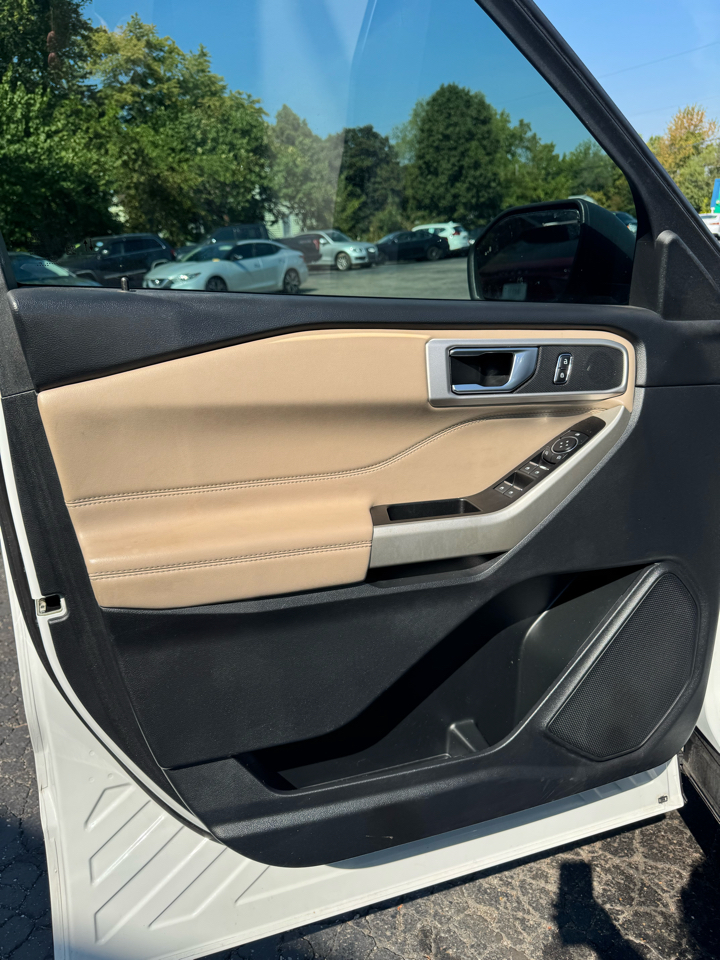 2021 Ford Explorer XLT photo 5
