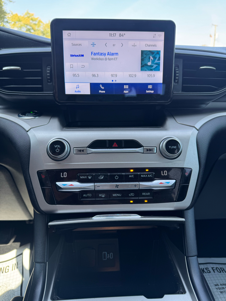2021 Ford Explorer XLT photo 12