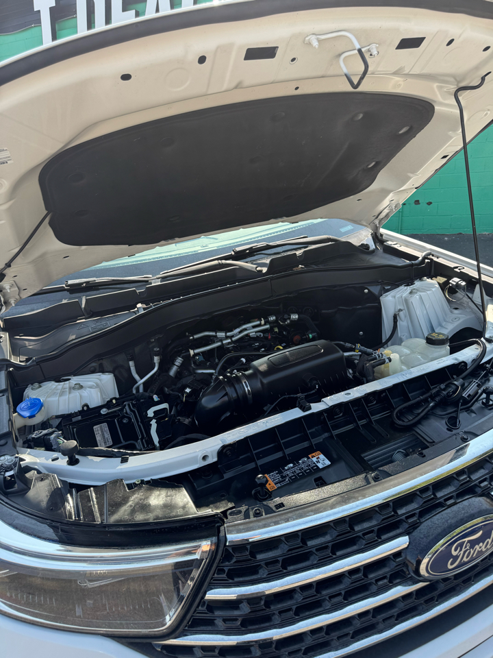 2021 Ford Explorer XLT photo 32