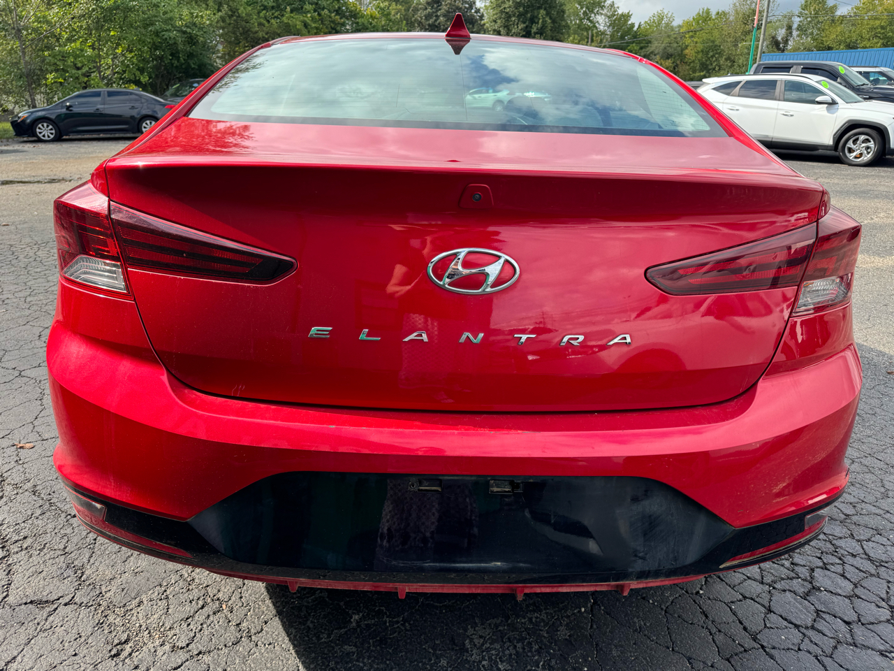 2020 Hyundai Elantra SEL photo 4