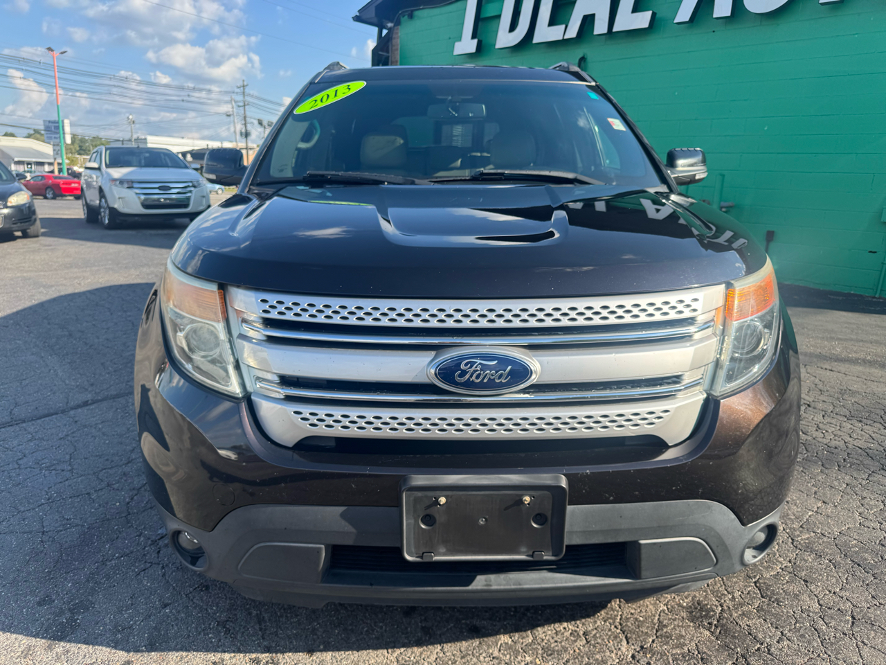 2013 Ford Explorer XLT photo 2