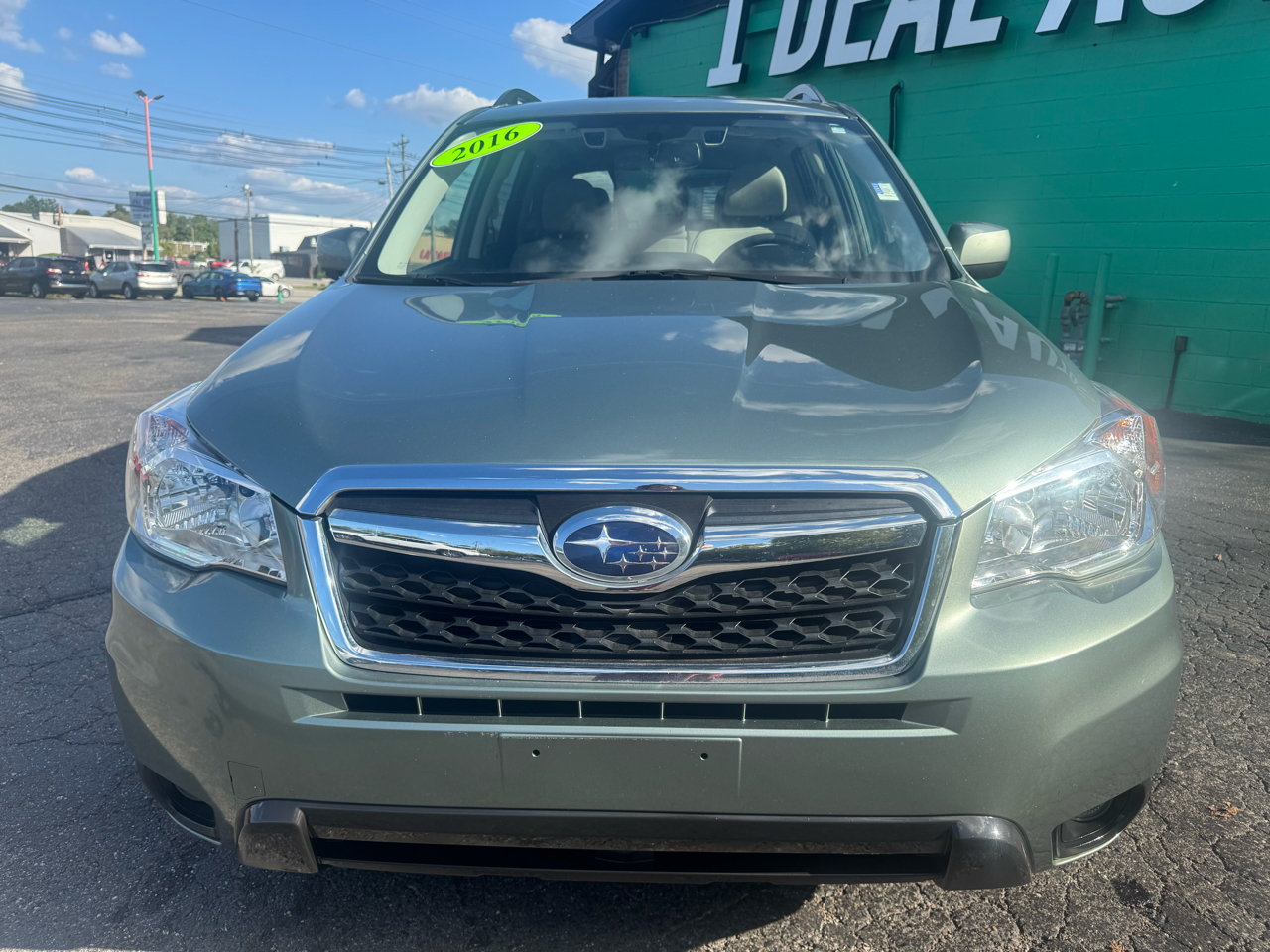 2016 Subaru Forester 2.5i Premium photo 2