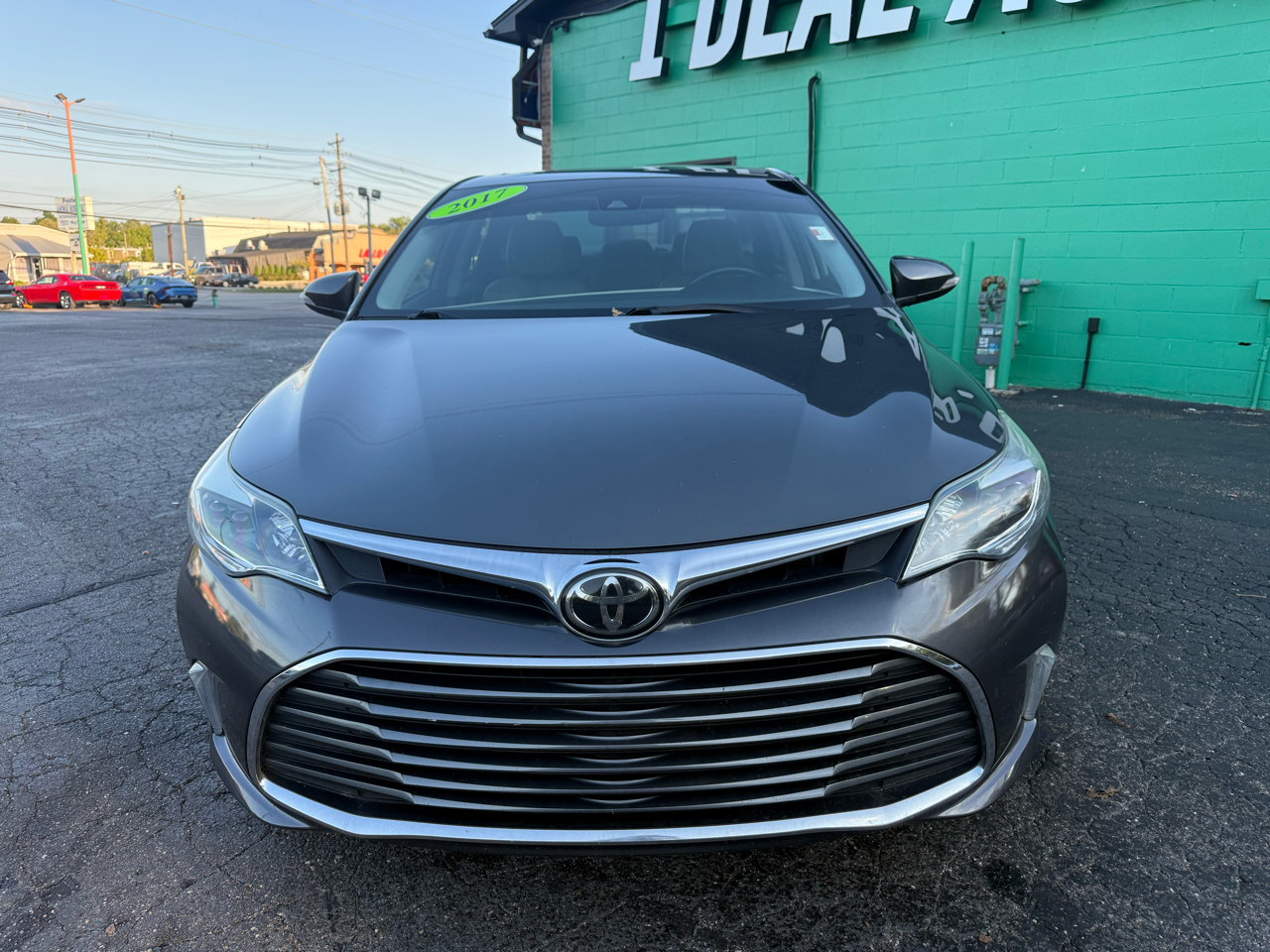 2017 Toyota Avalon XLE photo 3