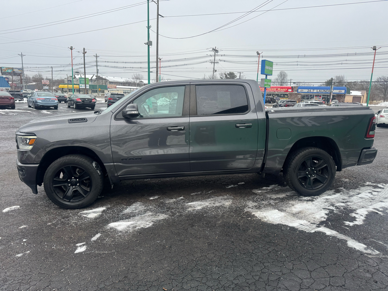 RAM 1500 Big Horn 4x4 Crew Cab 5'7" Box 2020