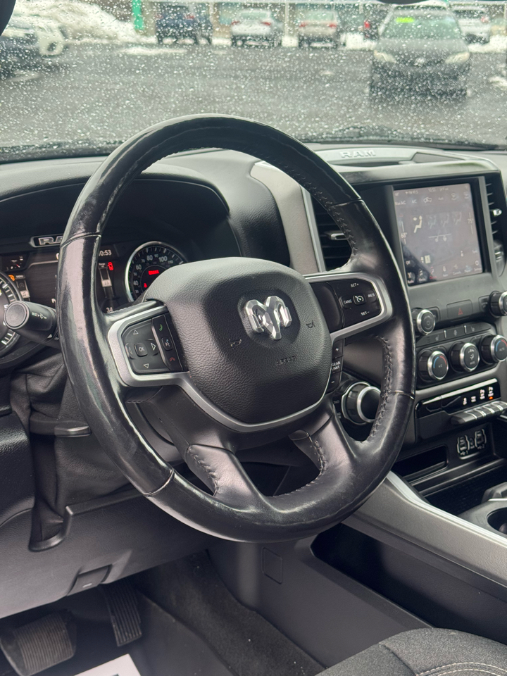 RAM 1500 Big Horn 4x4 Crew Cab 5'7" Box 2020