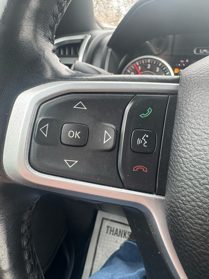 RAM 1500 Big Horn 4x4 Crew Cab 5'7" Box 2020