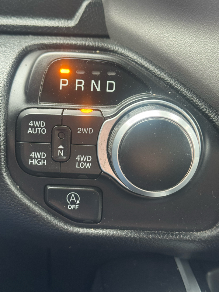 RAM 1500 Big Horn 4x4 Crew Cab 5'7" Box 2020