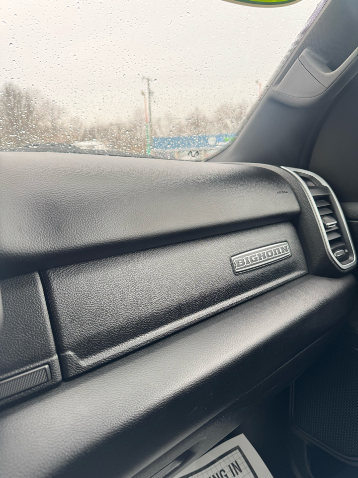 RAM 1500 Big Horn 4x4 Crew Cab 5'7" Box 2020