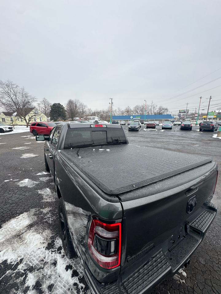 RAM 1500 Big Horn 4x4 Crew Cab 5'7" Box 2020