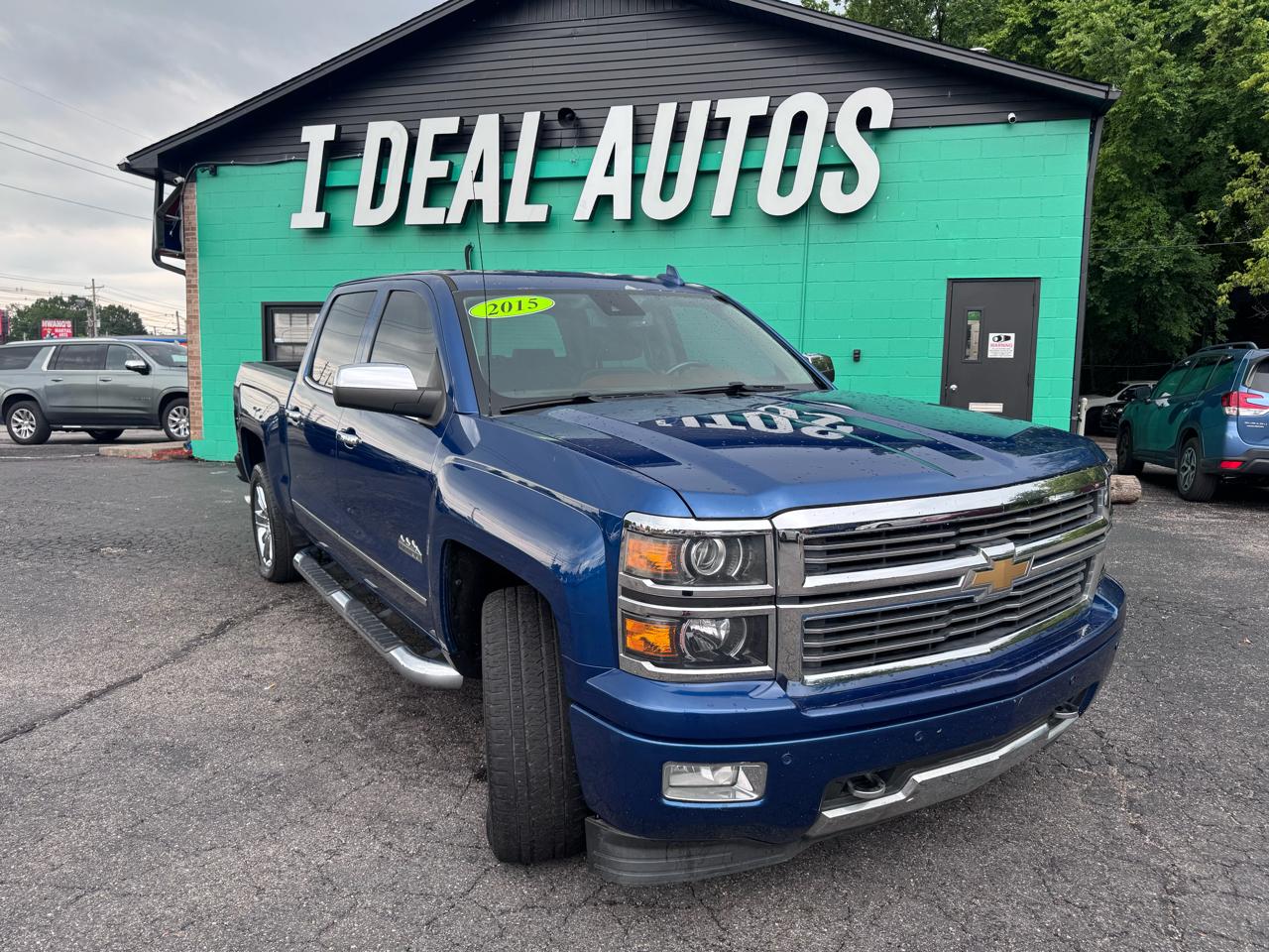 Chevrolet Silverado 1500 4WD Crew Cab 143.5" High Country 2015