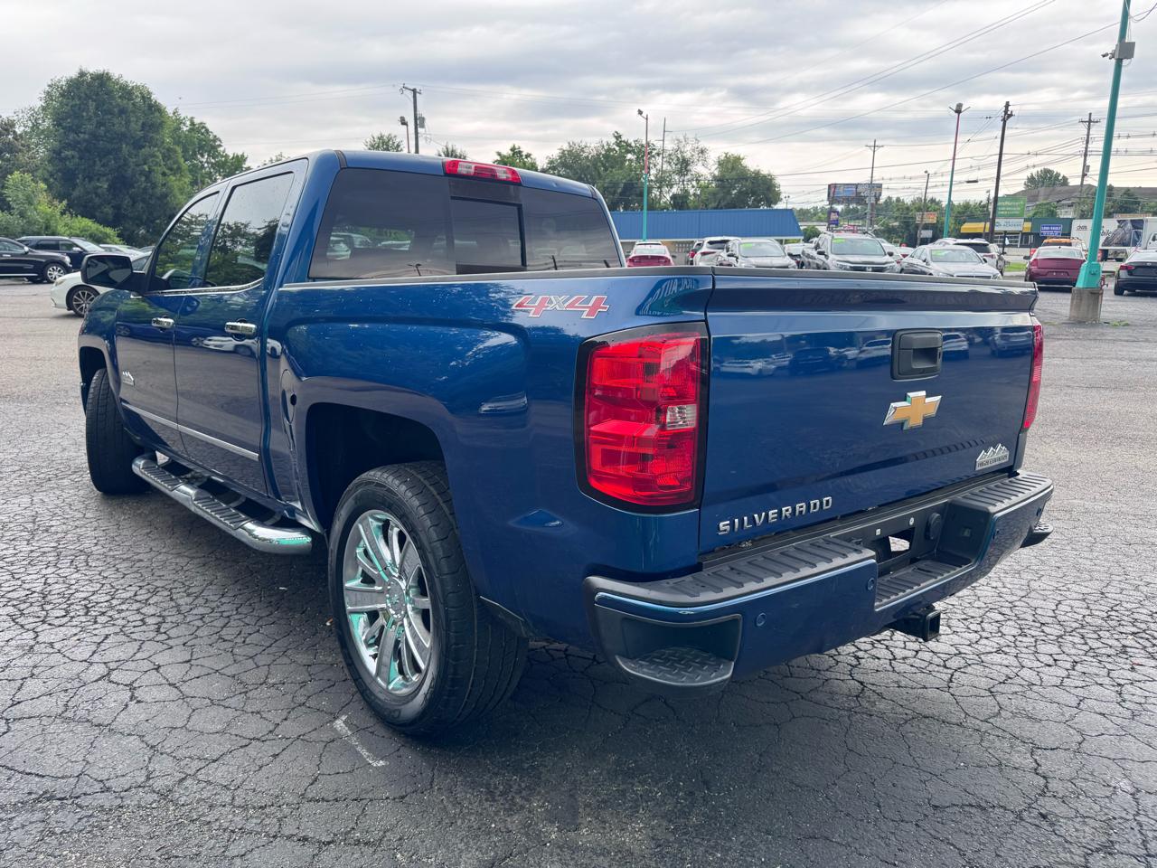 Chevrolet Silverado 1500 4WD Crew Cab 143.5" High Country 2015