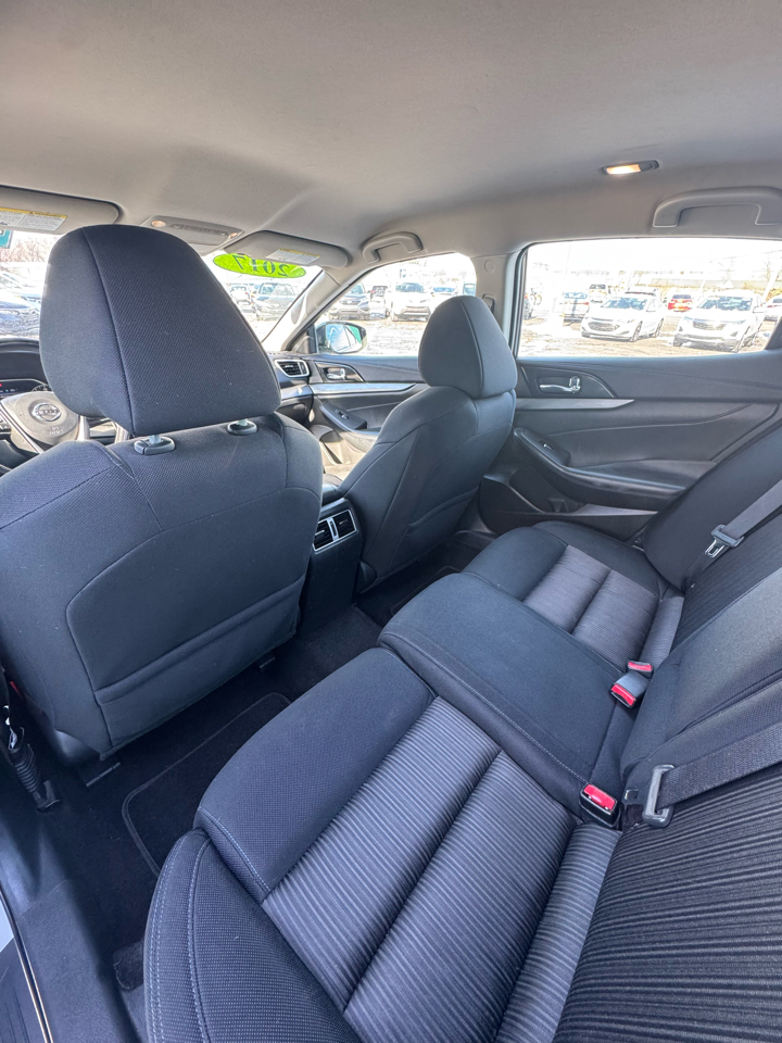 Nissan Maxima S 3.5L *Ltd Avail* 2017