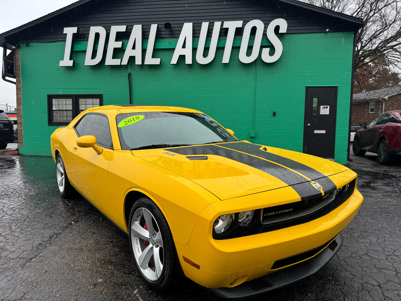 2010 Dodge Challenger SRT8 photo 2