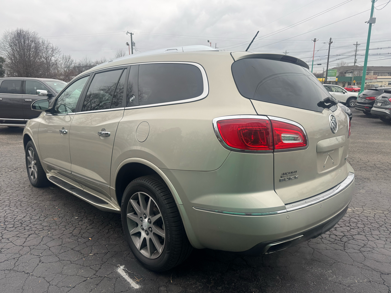 Buick Enclave FWD 4dr Leather 2014