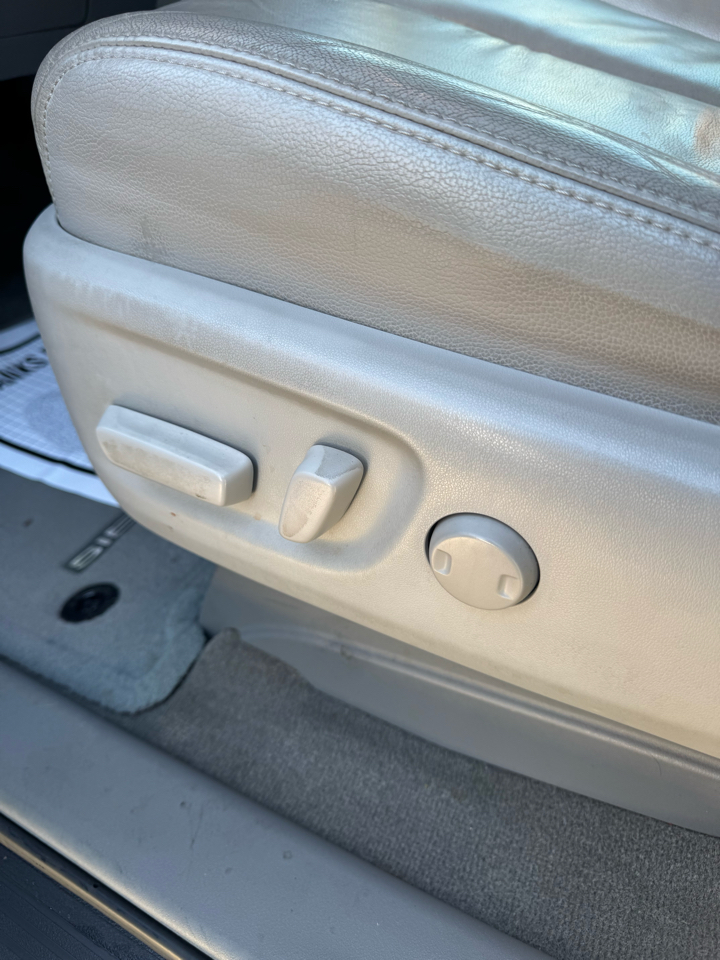 Toyota Sienna 5dr 7-Pass Van V6 XLE AAS FWD (Natl) 2013