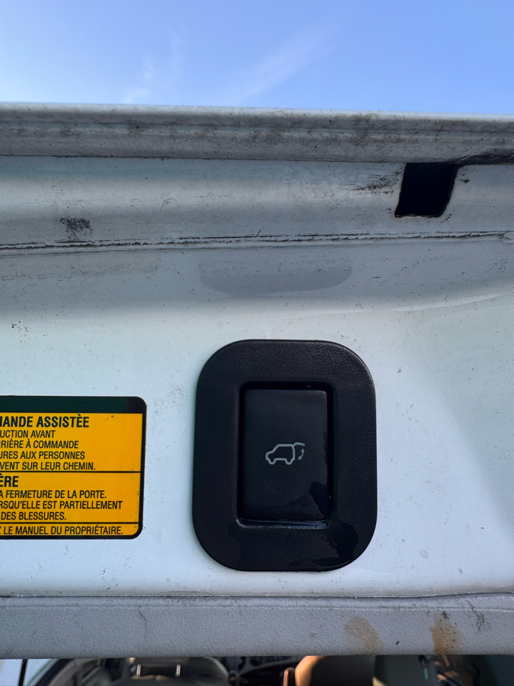 Toyota Sienna 5dr 7-Pass Van V6 XLE AAS FWD (Natl) 2013