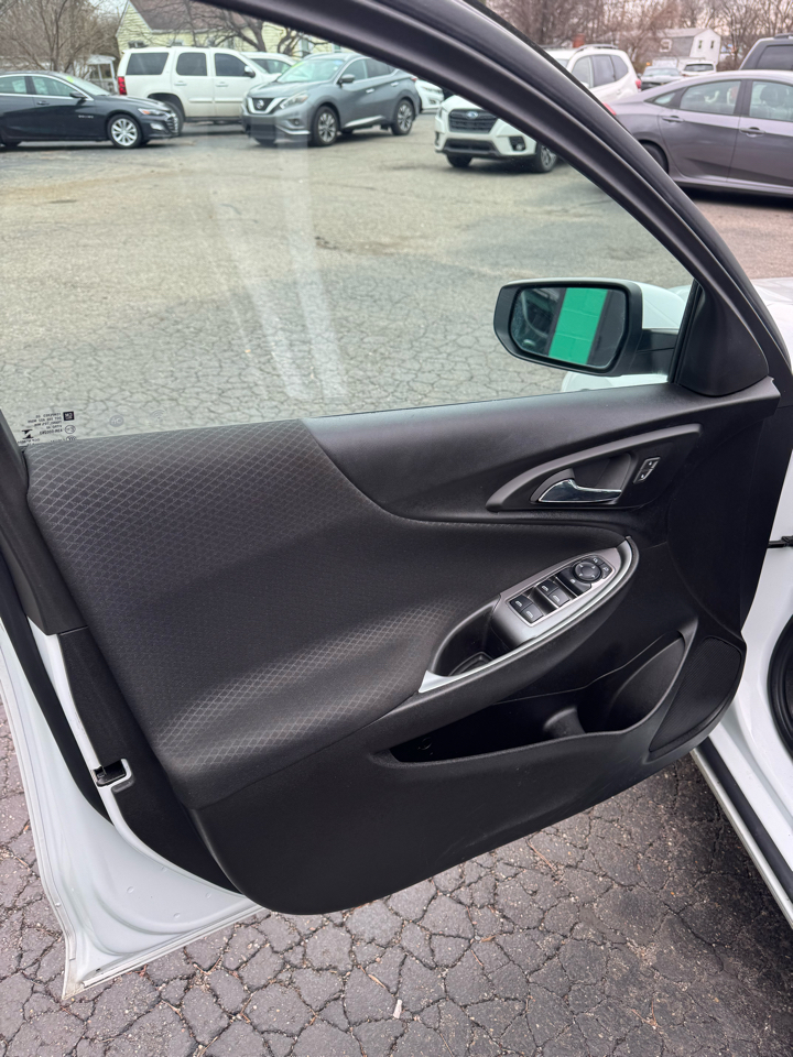 Chevrolet Malibu 4dr Sdn RS 2023